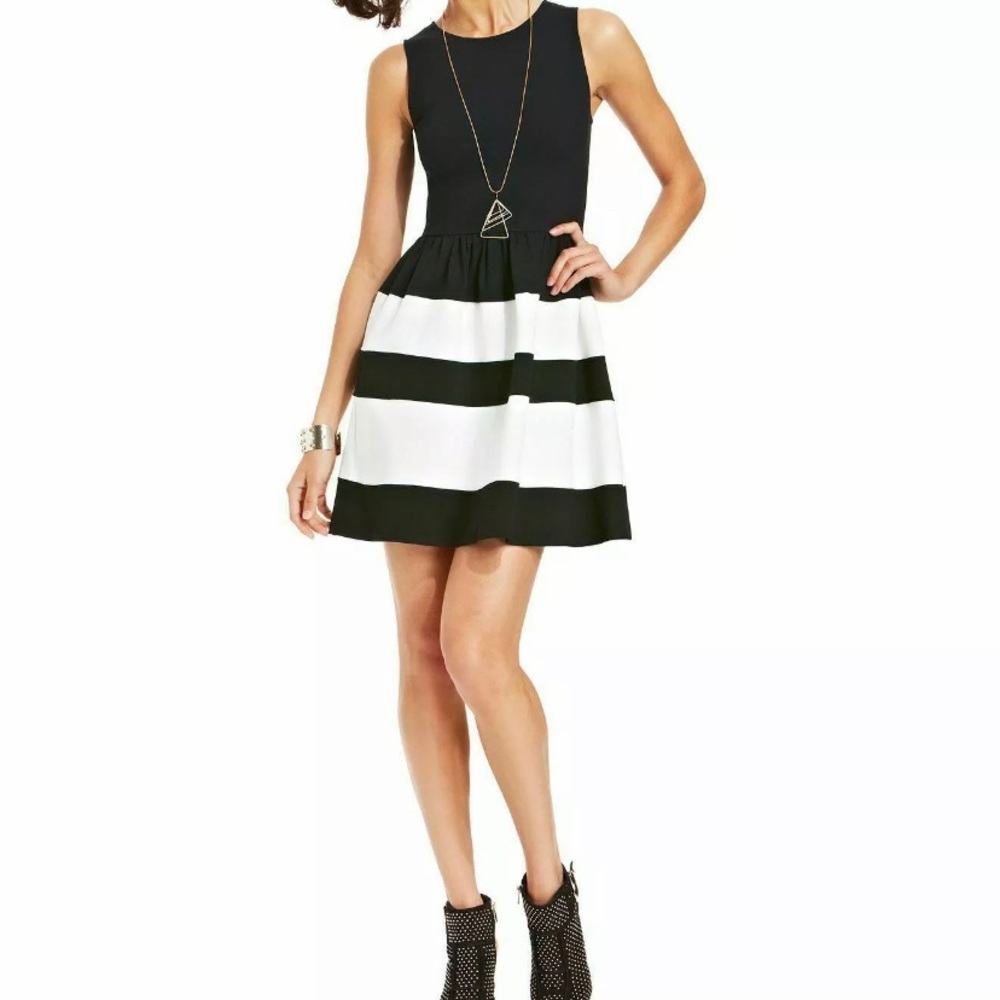 Bar III Black and White Fit and Flare 👗 | small